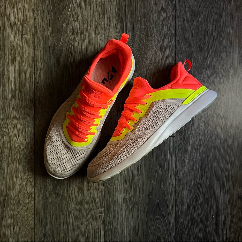 APL Techloom Racer M | Size 10.5 Men’s Sneakers 👟🧡